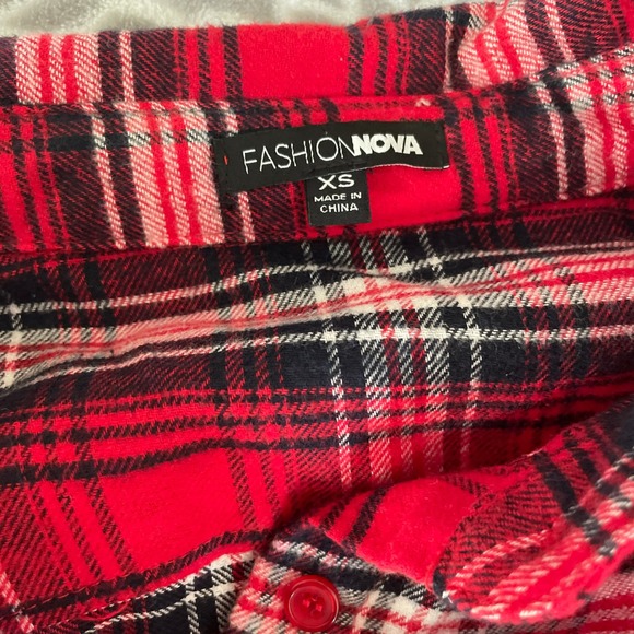 Fashion Nova Cropped Plaid Flannel Shirt XS Red Queen Button Up Y2K Streetwear - Picture 3 of 9